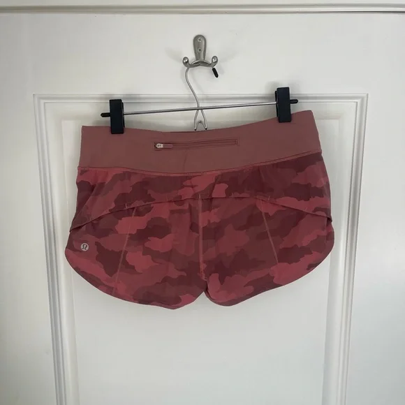 Lululemon Speed Up Low-Rise Short 2.5", Size 6, Camo Brier Rose / Spiced Chai - Picture 4 of 9
